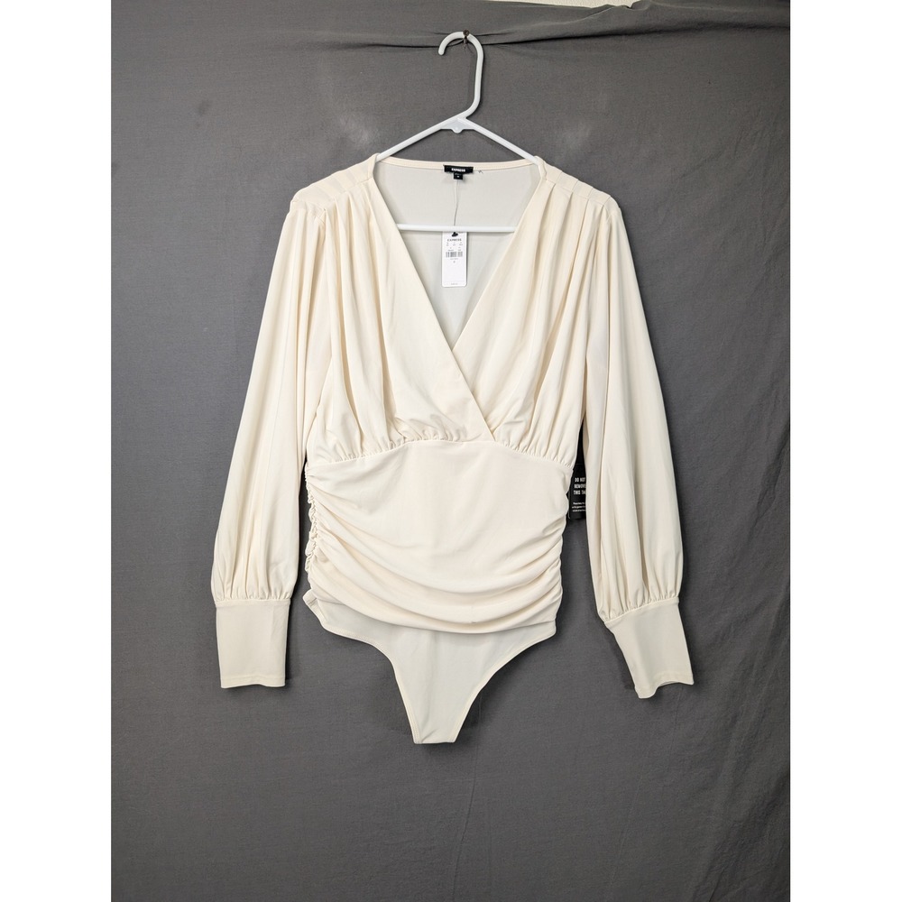 Express Cream Long Sleeve Ruched‎ V-Neck Bodysuit Womens Medium NWT 5707